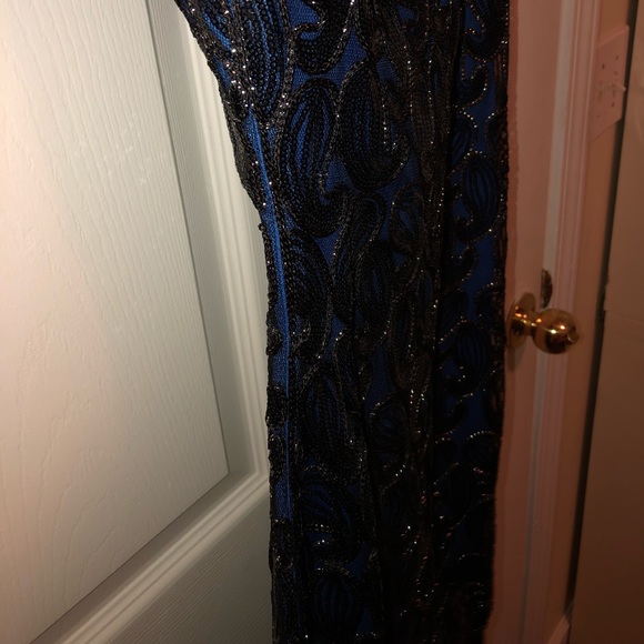 Beautiful Gown - Picture 3 of 4